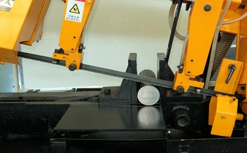 南县数控带锯床自动送料精度会出现偏差吗？