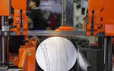 南县立式金属带锯床切削出现跑带故障解决方法！